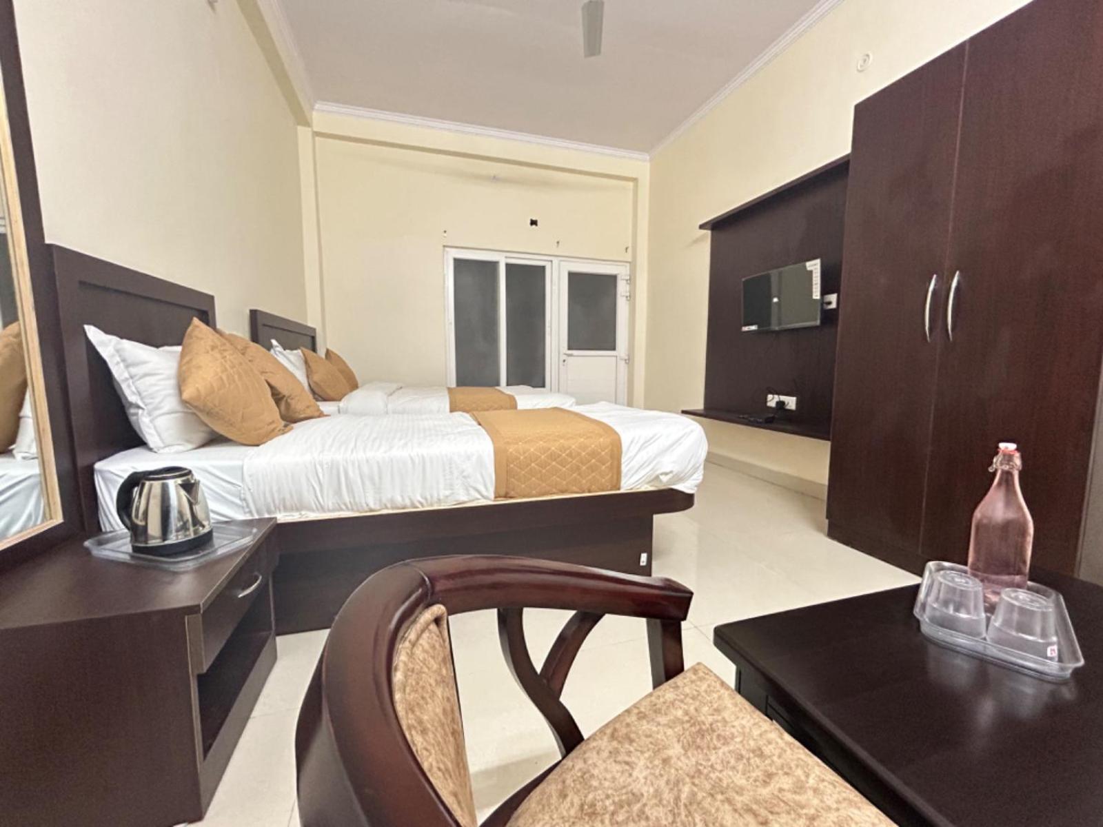 Nath Palace Hotel
