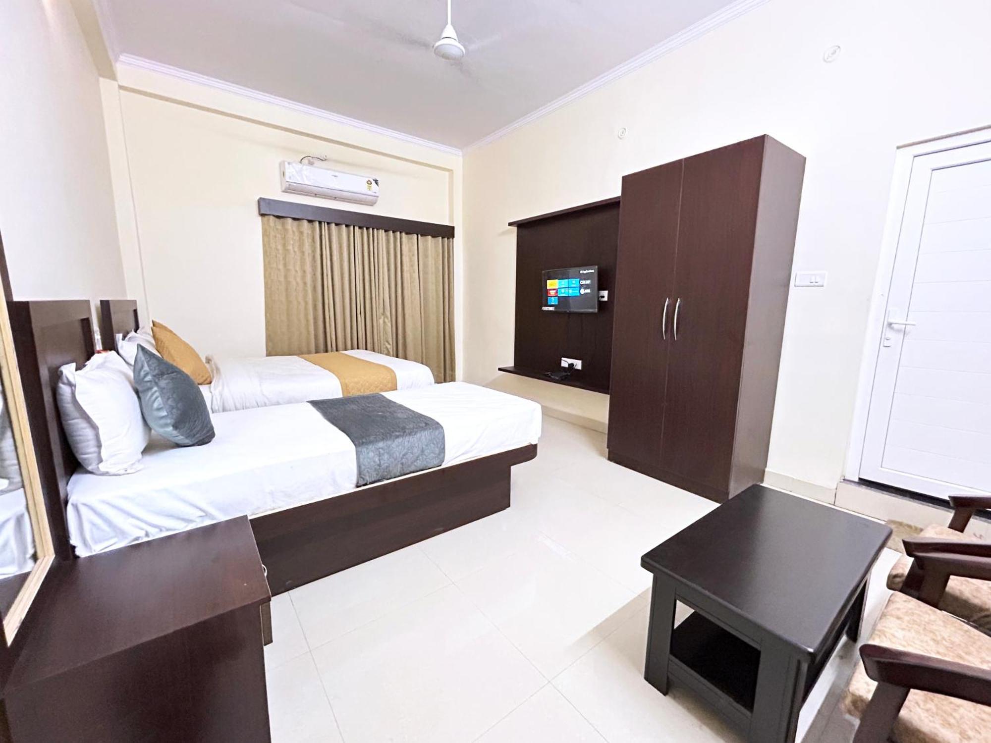 Nath Palace Hotel Varanasi